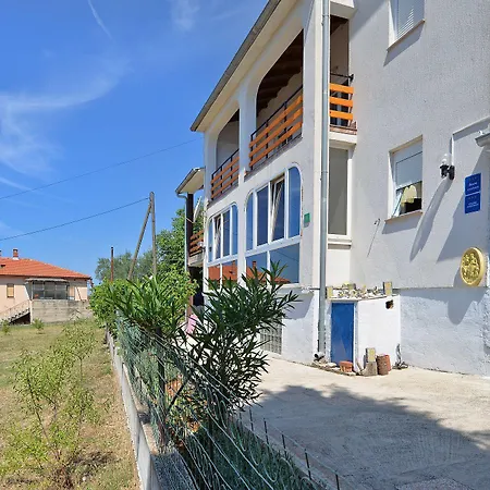 Dino 1355 Appartement Pula