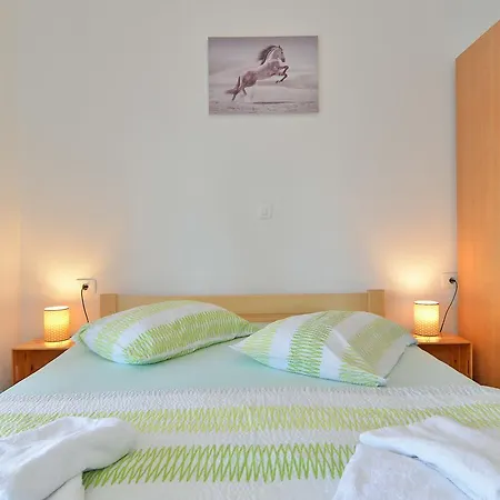Dino 1355 Appartement Pula