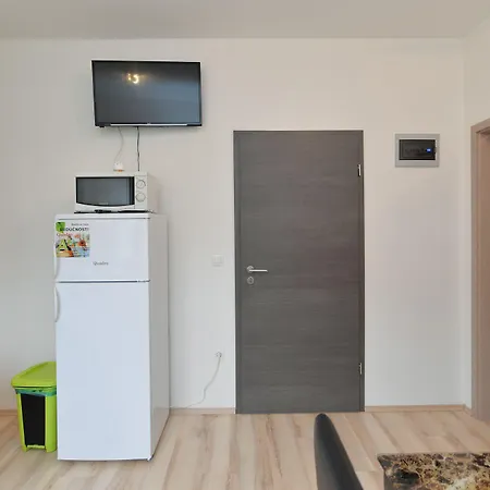 Dino 1355 Apartmán *